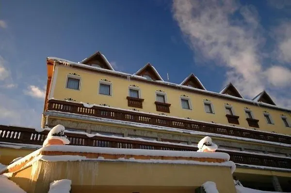 Hotel Husarik
